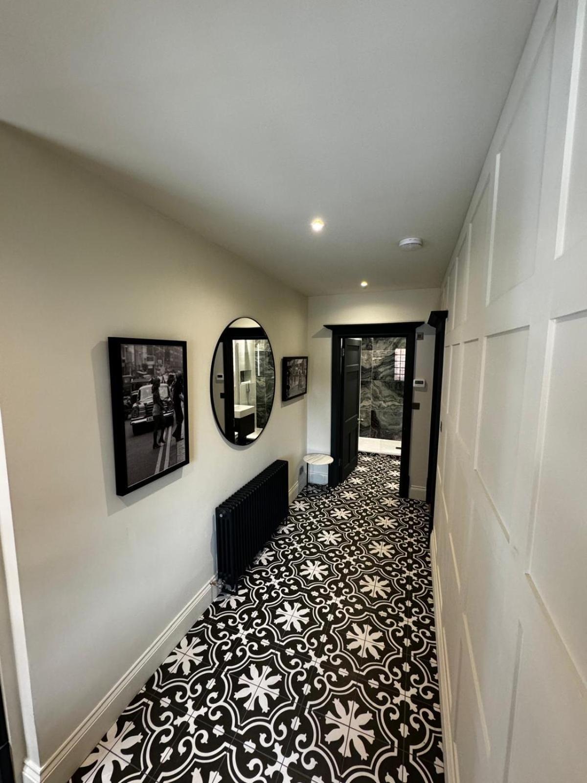 Apartment Macbeths Corner High End Luxury In Centre With Parking *